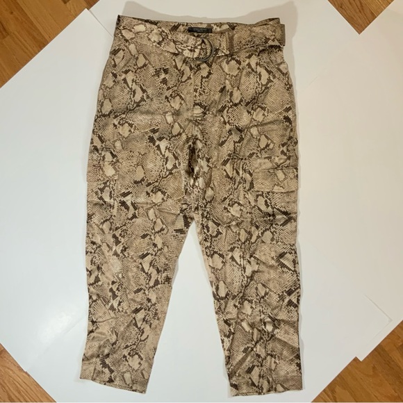 Banana Republic 100% Silk Cropped Cargo Pants, Size 10P Petite - NWT - Picture 4 of 6